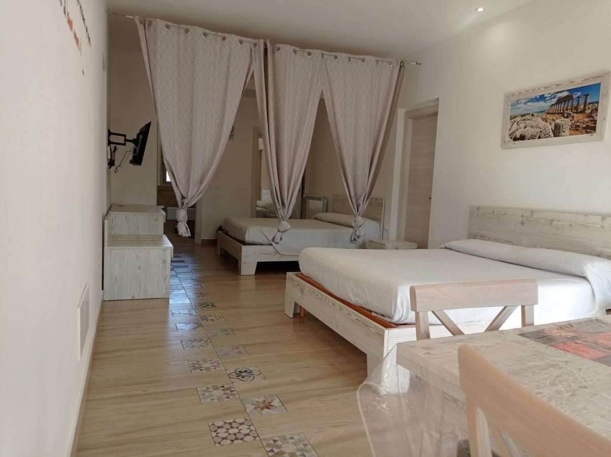 Sicily Rooms Appartamenti Carini Bilik gambar